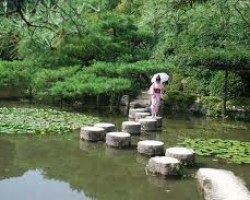 Chuyện Ly Kỳ Về Vị Vua Khát Máu Trở Thành Phật Tử