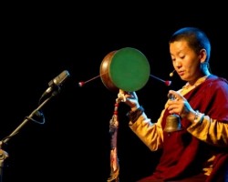 Chuyện Về Ni Sư ẩn Trong Động 12 Năm